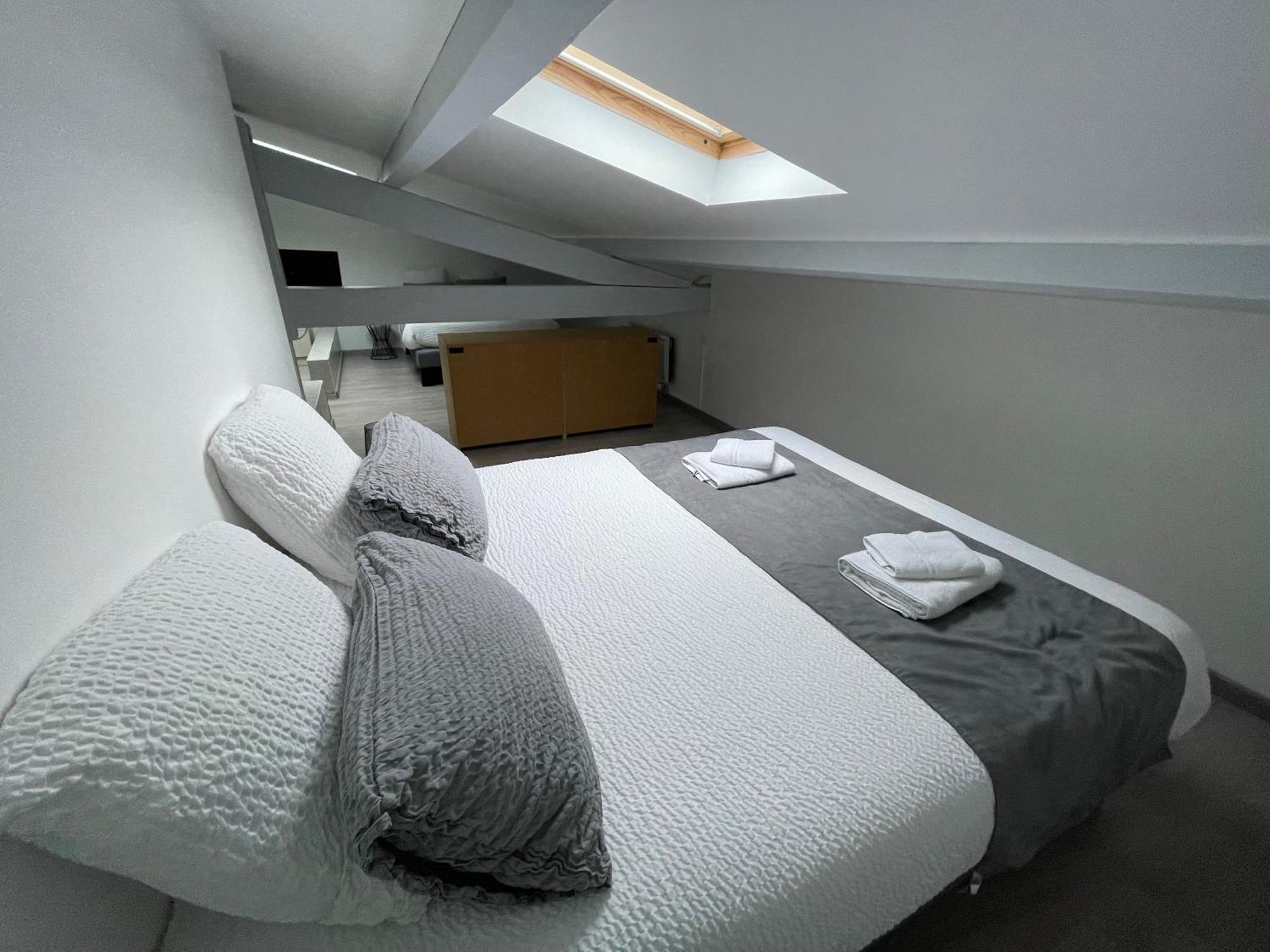 Hotel Paris Madrid Lesperon  ภายนอก รูปภาพ