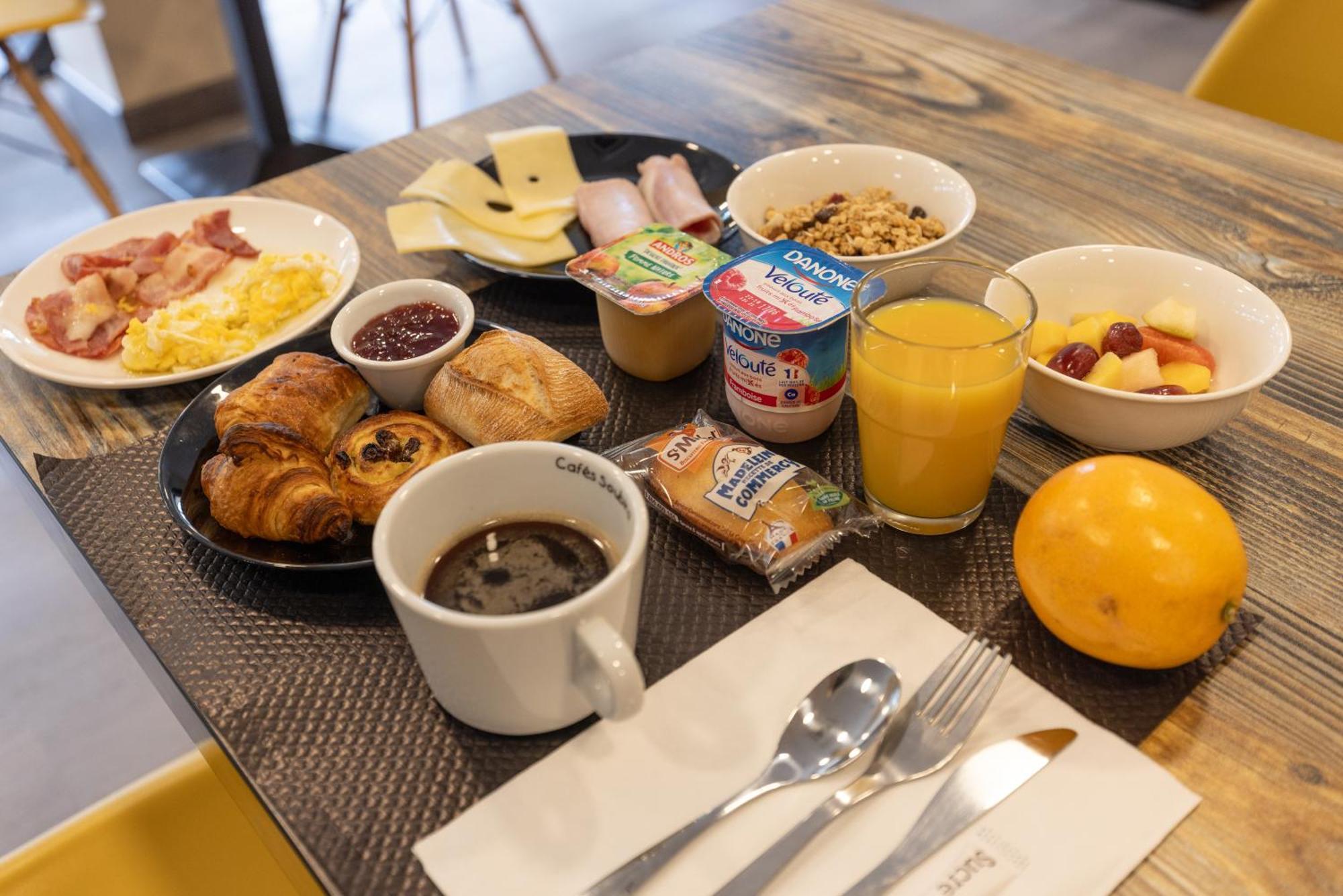 Hotel Paris Madrid Lesperon  ภายนอก รูปภาพ